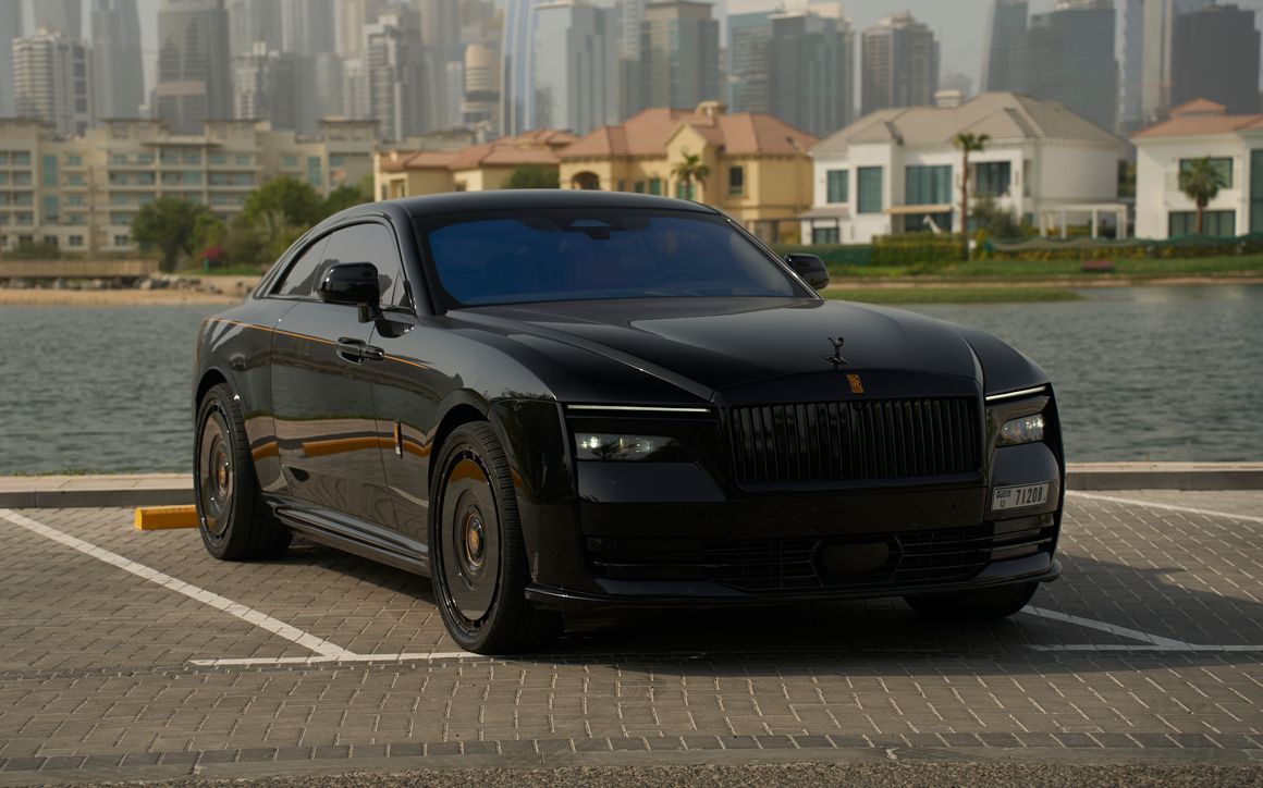 Rolls Royce Spectre - image 1