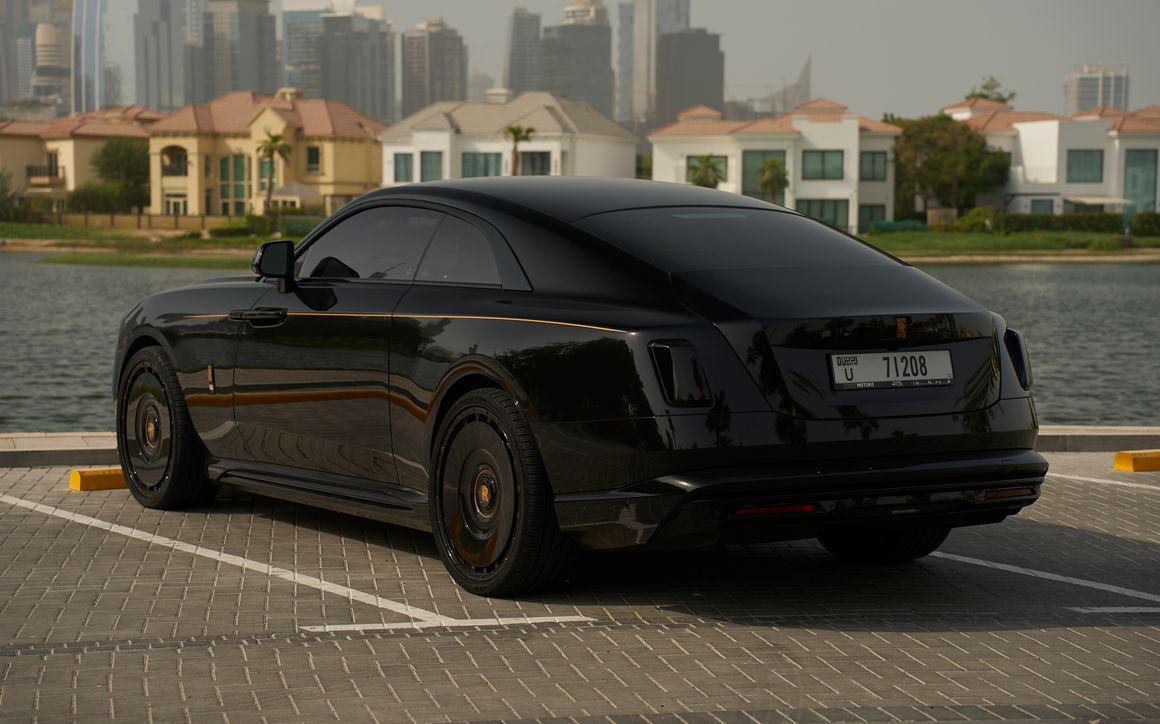 Rolls Royce Spectre - image 3