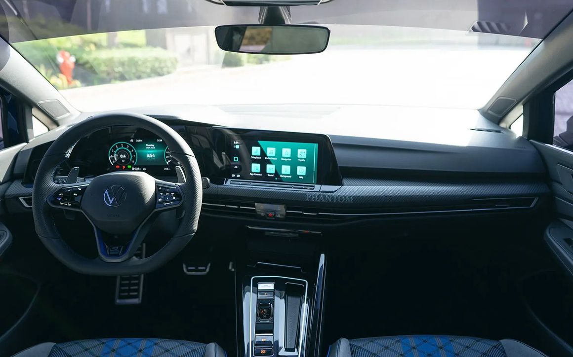 VOLKSWAGEN GOLF R - image 7