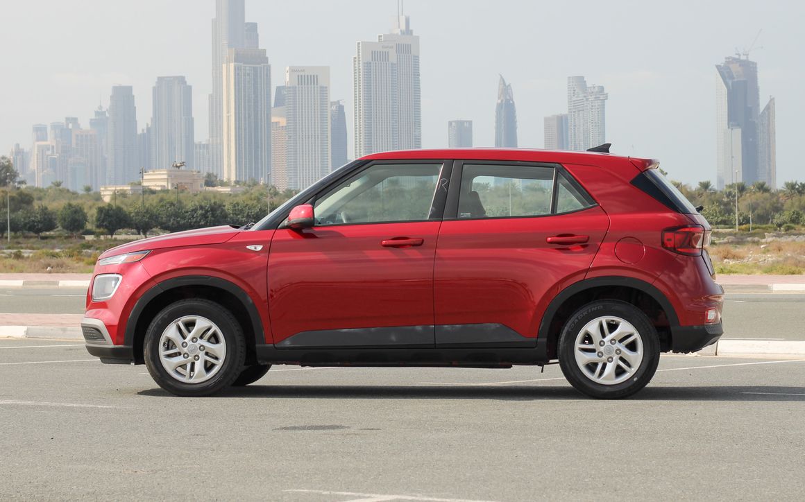 Hyundai Venue - image 2