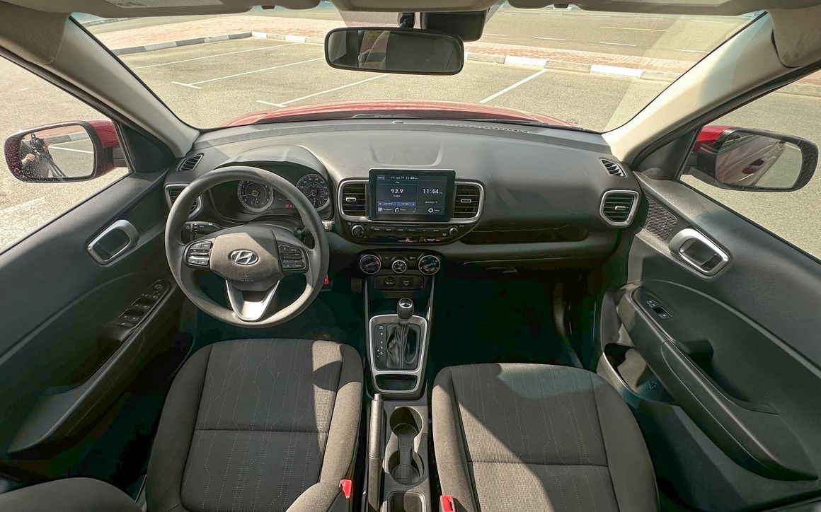 Hyundai Venue - image 9