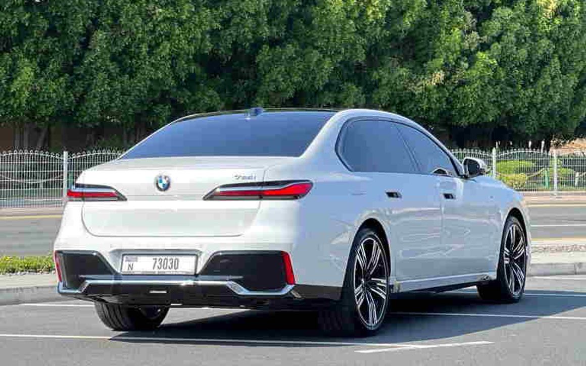 BMW 7 series - image 2