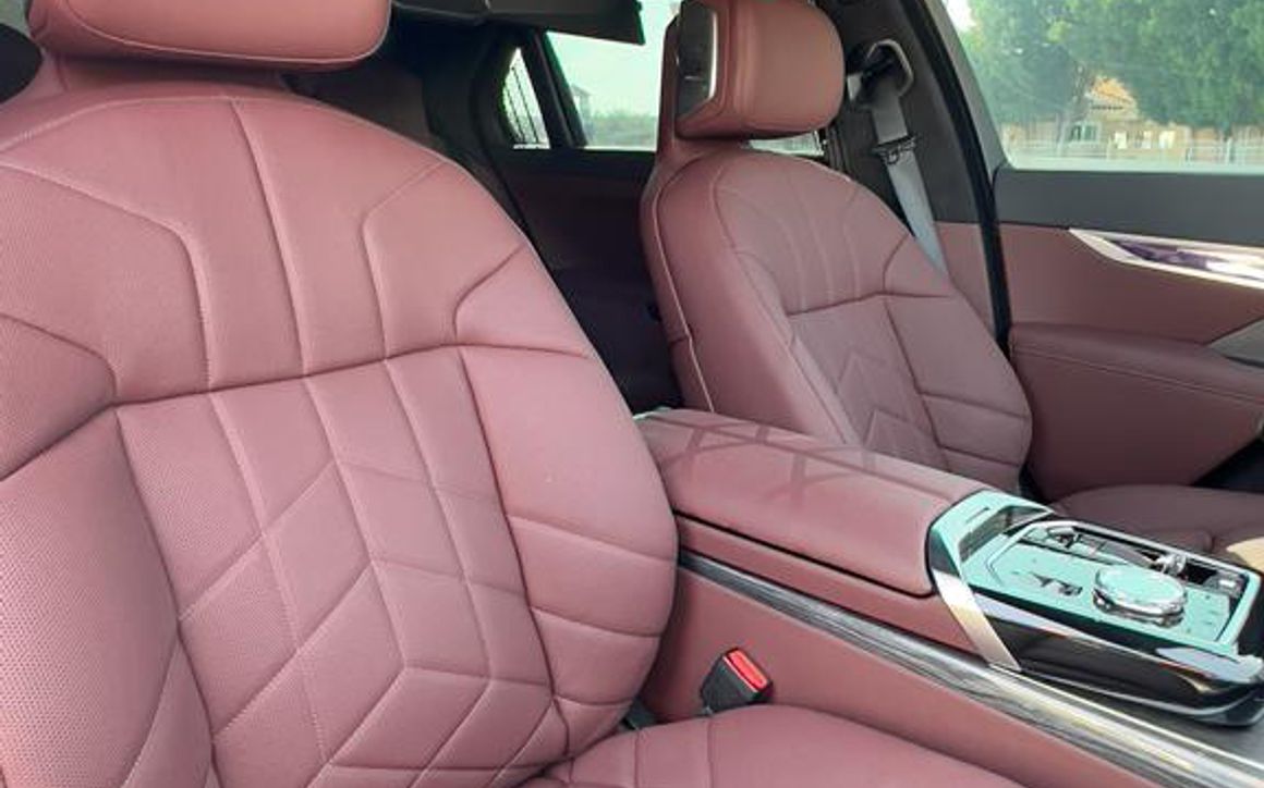 BMW 7 series - image 4