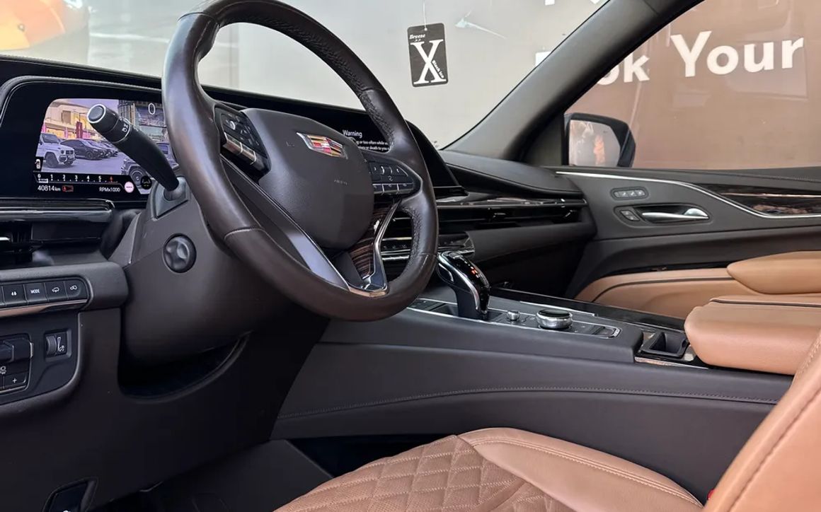 CADILLAC ESCALADE - image 4