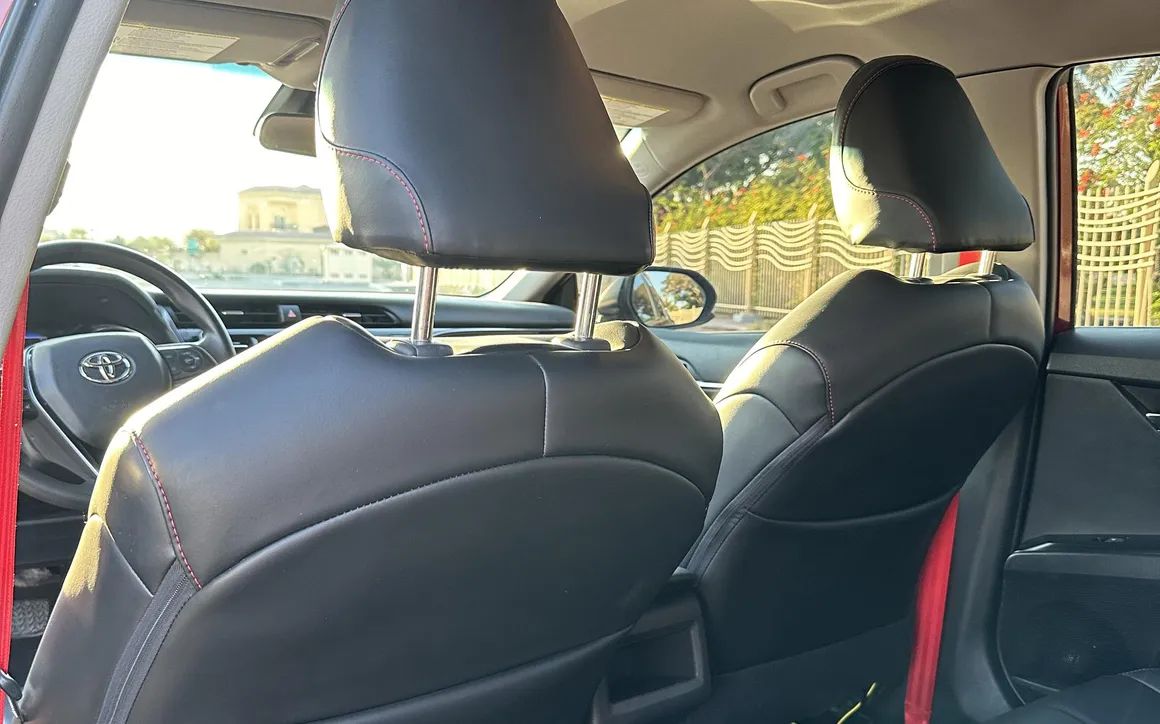 Toyota Camry Hybrid - image 12