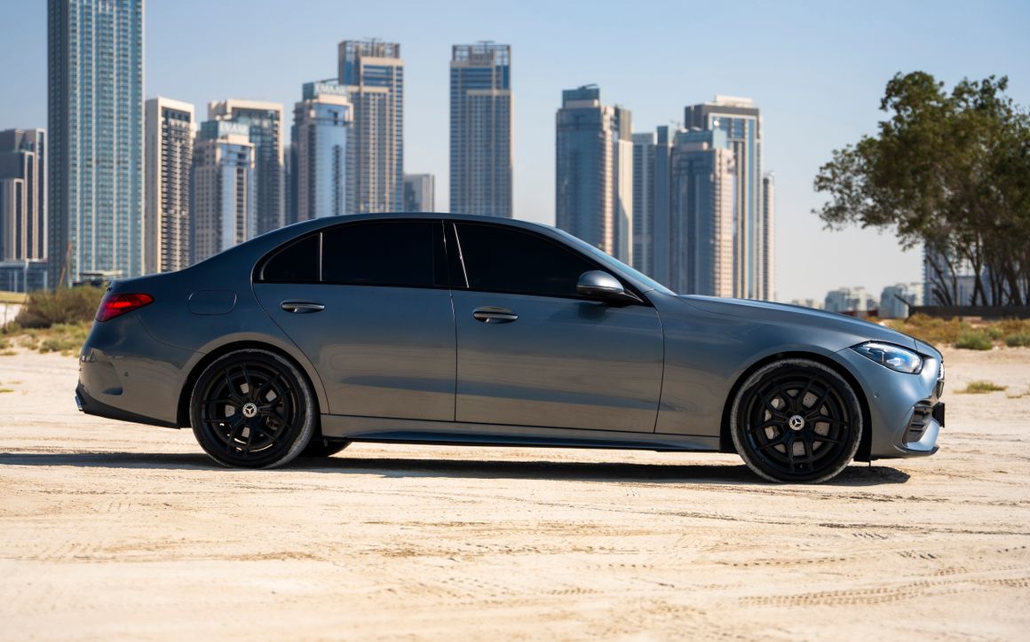 Mercedes C200 - image 3