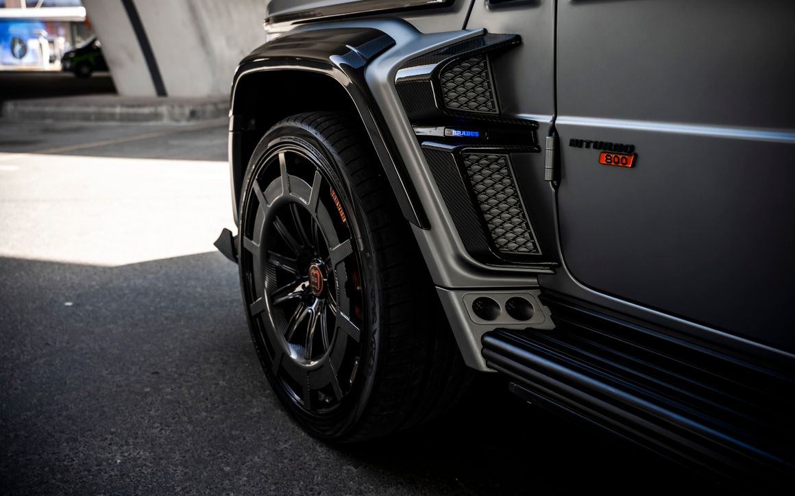 Mercedes G800 Brabus Kit - image 12