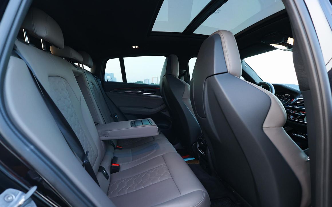 BMW X4M Competition Black - image 13