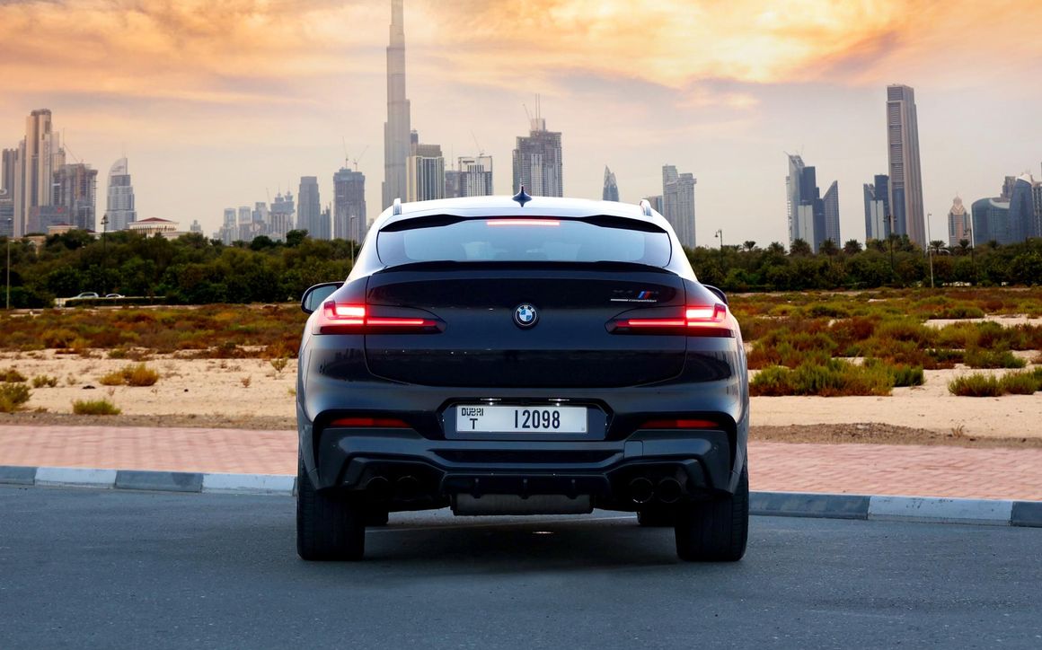 BMW X4M Competition Black - image 7