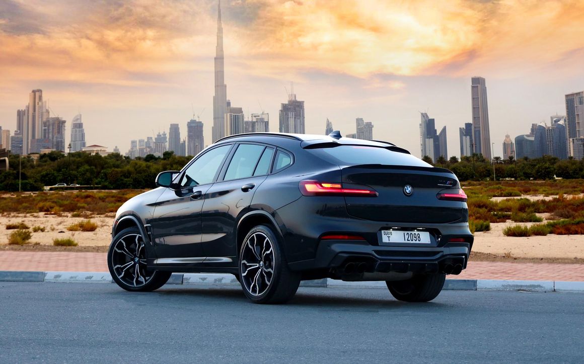 BMW X4M Competition Black - image 6