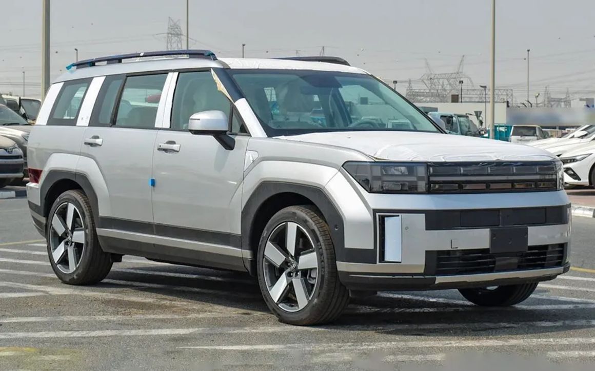 Hyundai Santa Fe - image 2