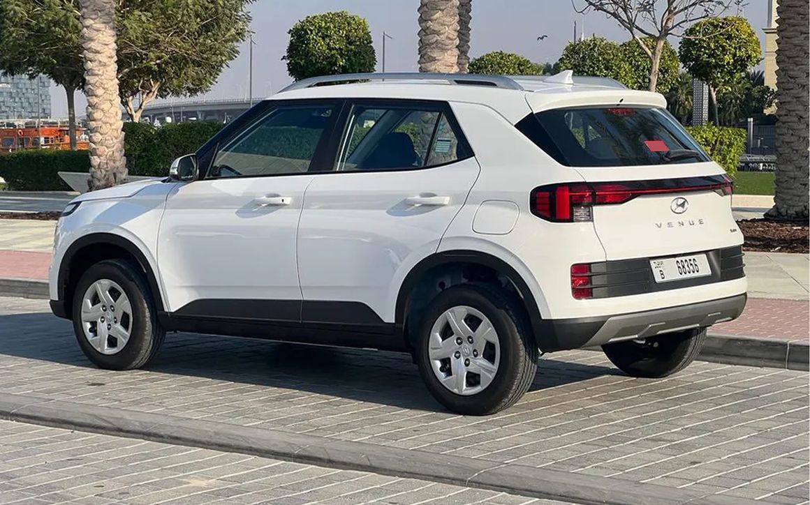Hyundai Venue - image 4