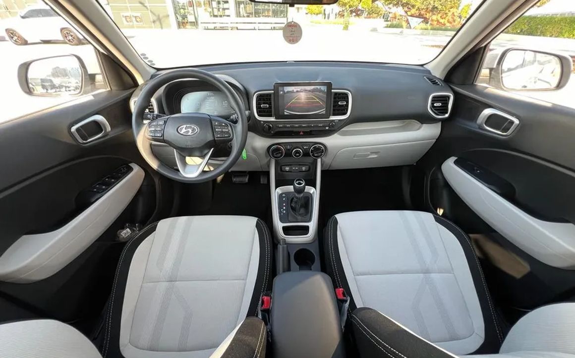 Hyundai Venue - image 6
