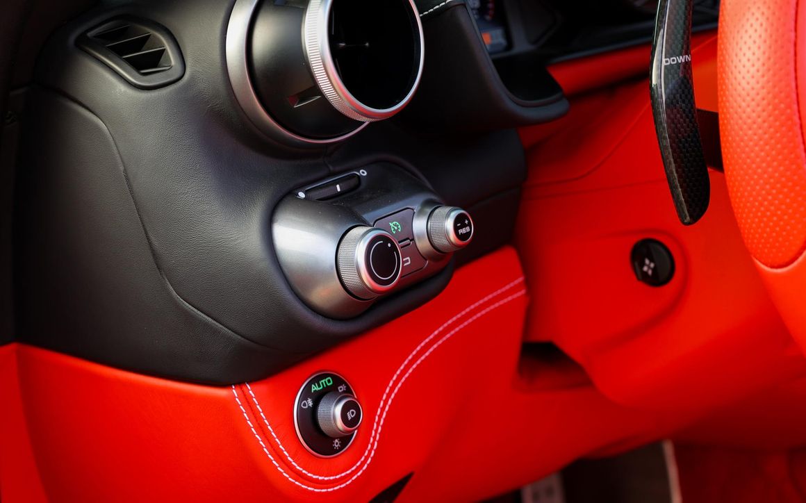 Ferrari Portofino Sport Convertible Red - image 20
