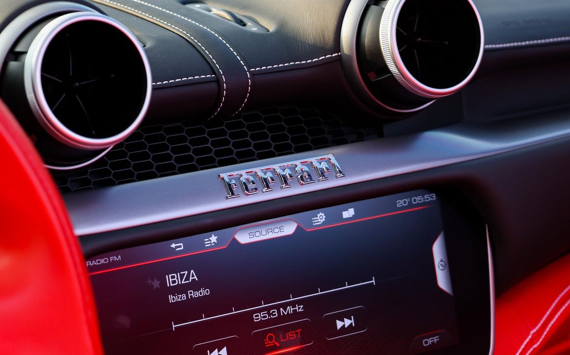 Ferrari Portofino Sport Convertible Red - image 19