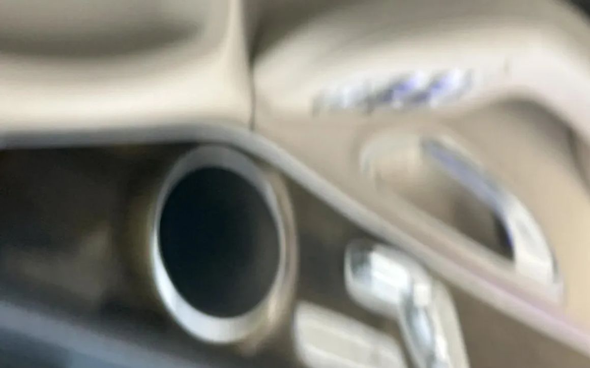 Mercedes-Benz C300 - image 7