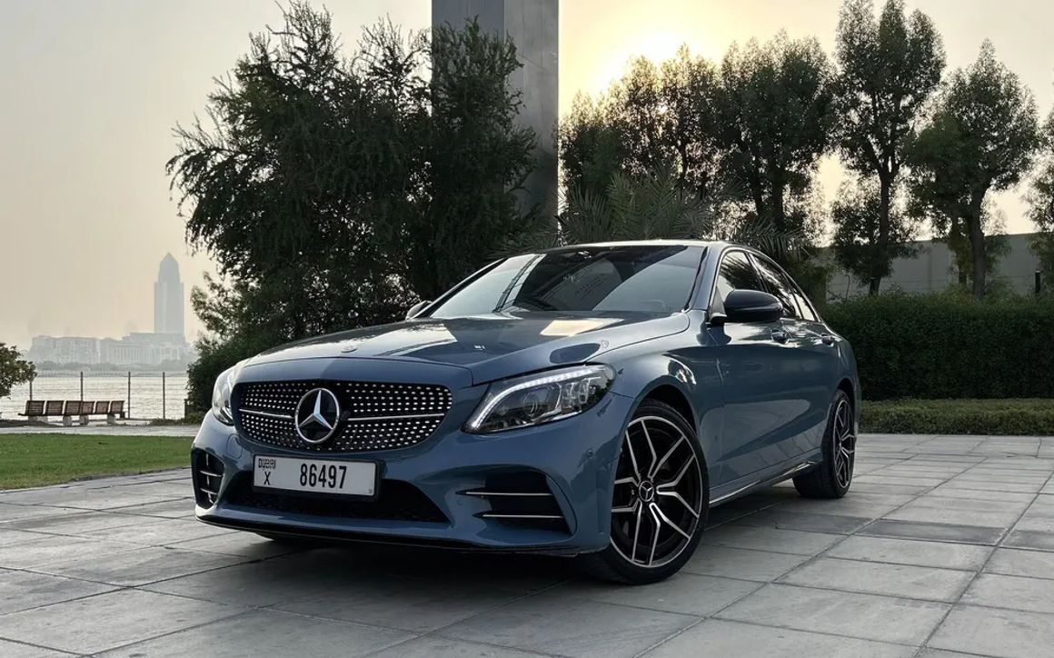 Mercedes-Benz C300 - image 1