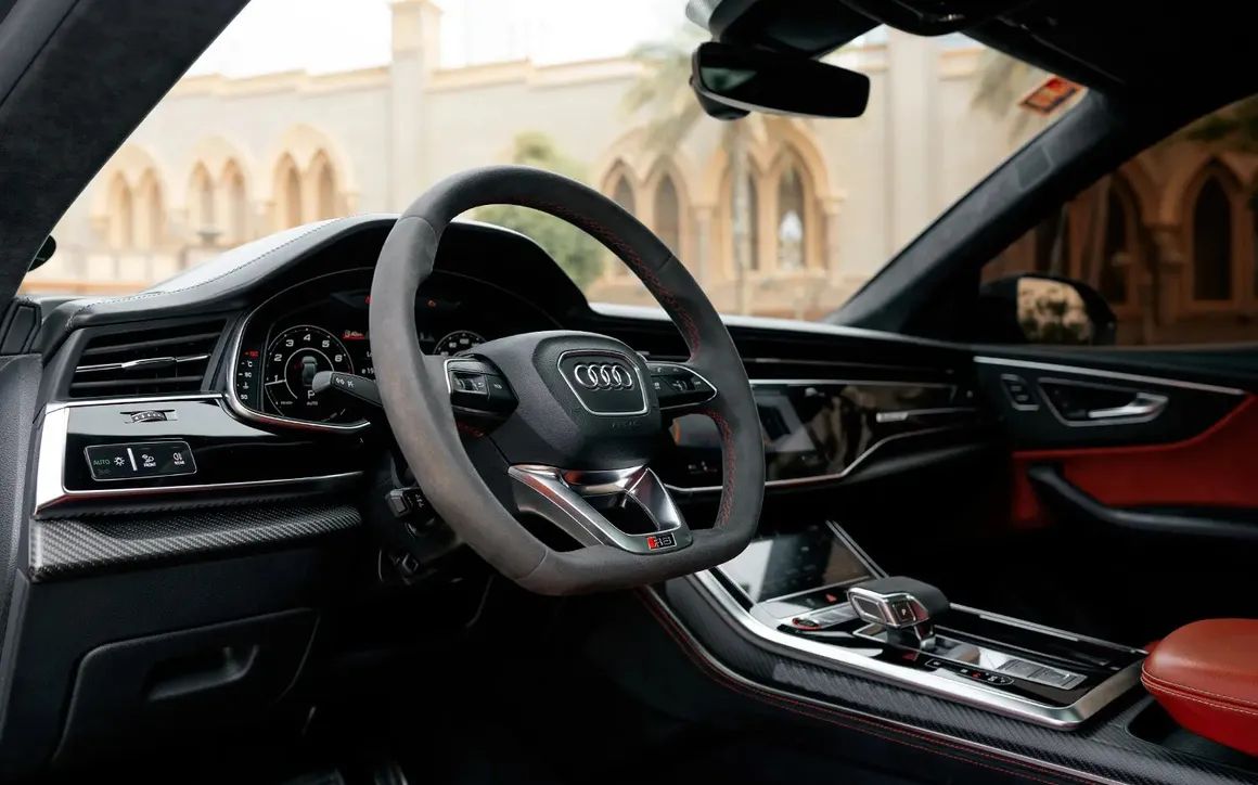 AUDI RS Q8 - image 7