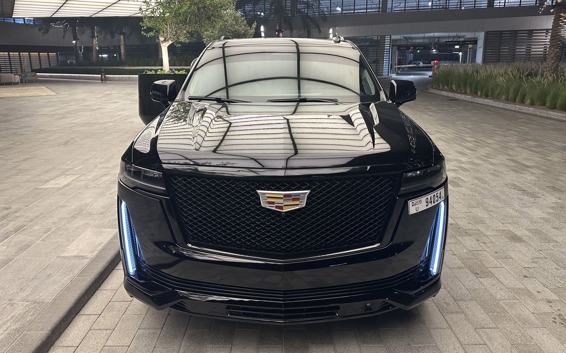Cadillac Escalade - image 3