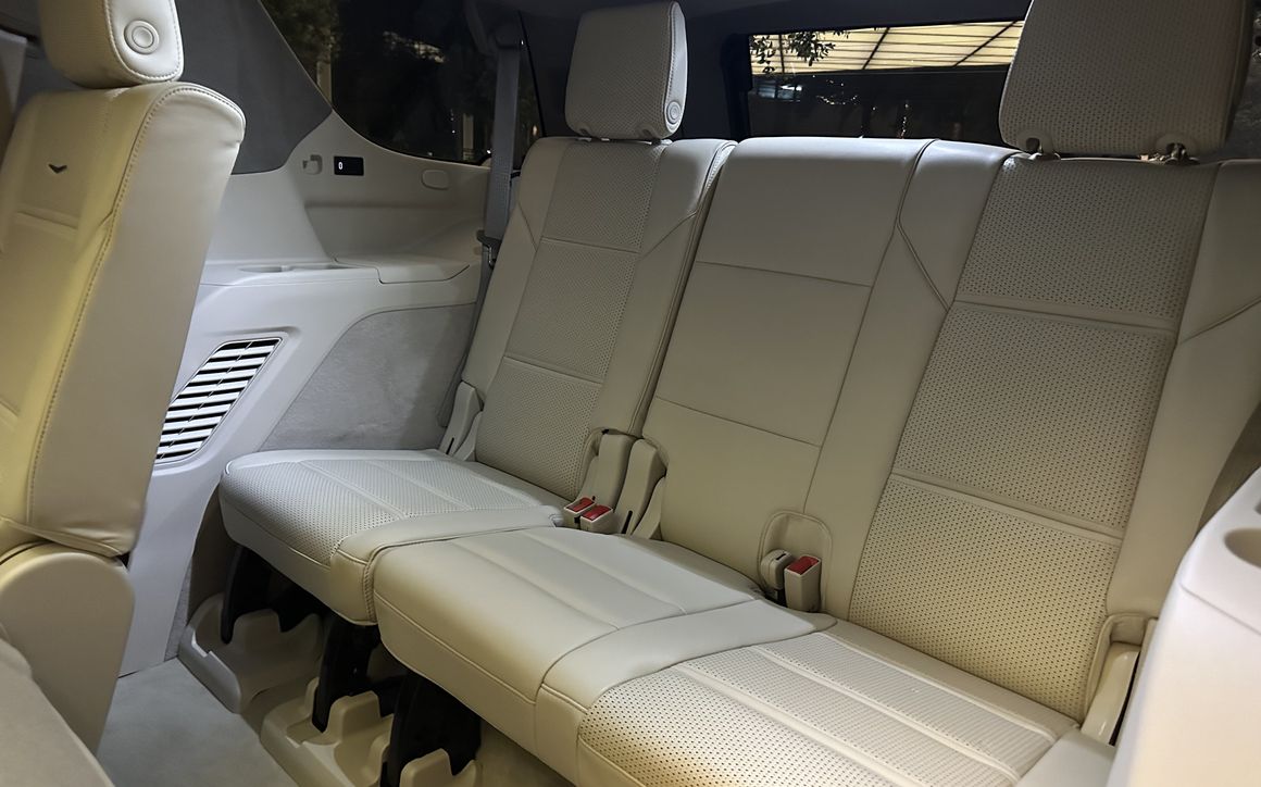 Cadillac Escalade - image 14