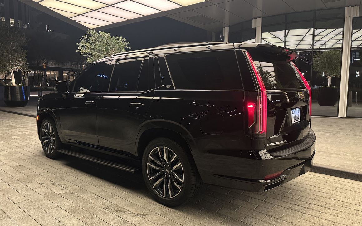 Cadillac Escalade - image 6