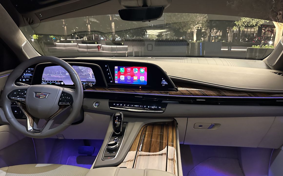 Cadillac Escalade - image 11