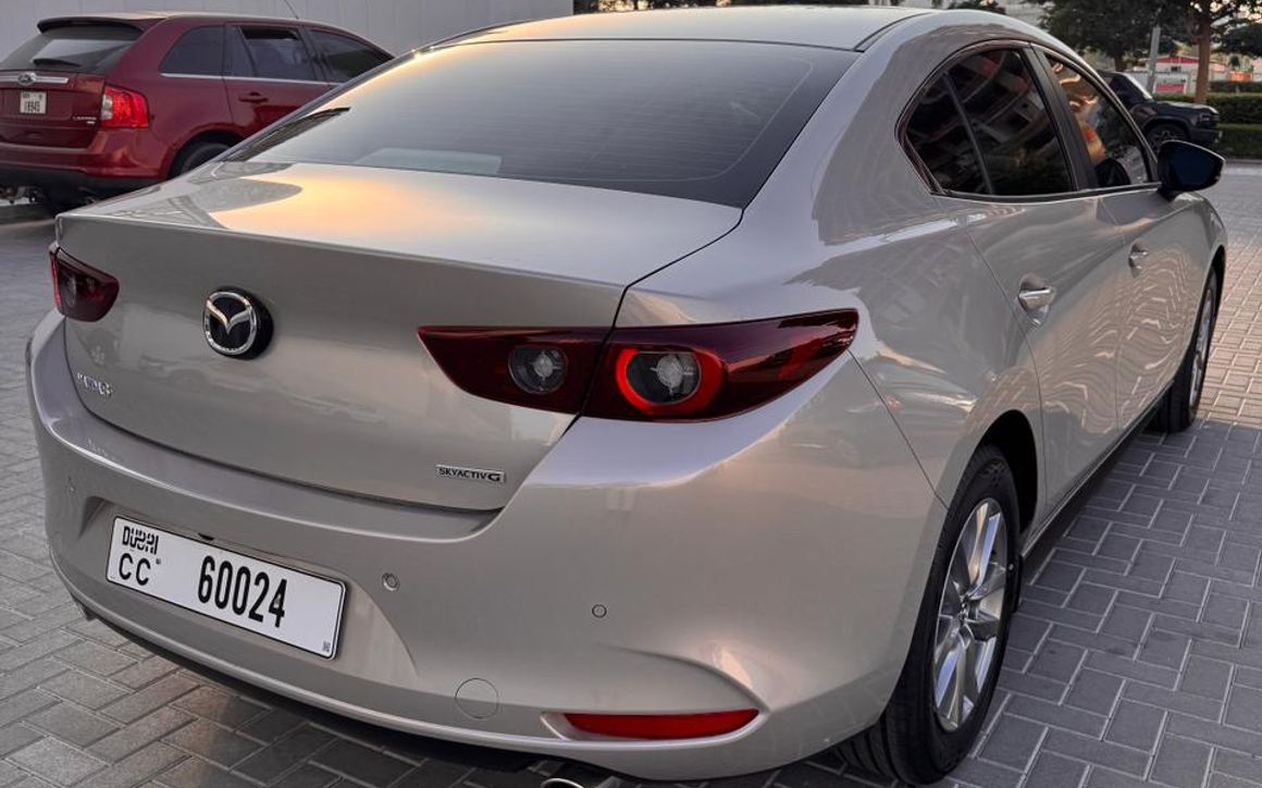 MAZDA 3 - image 3