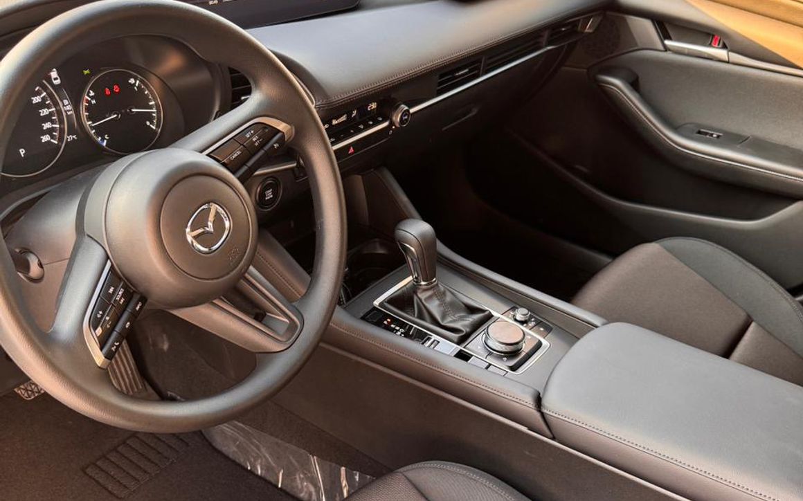 MAZDA 3 - image 5