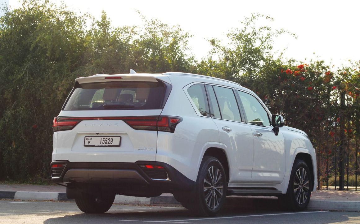 LEXUS LX 600 - image 5