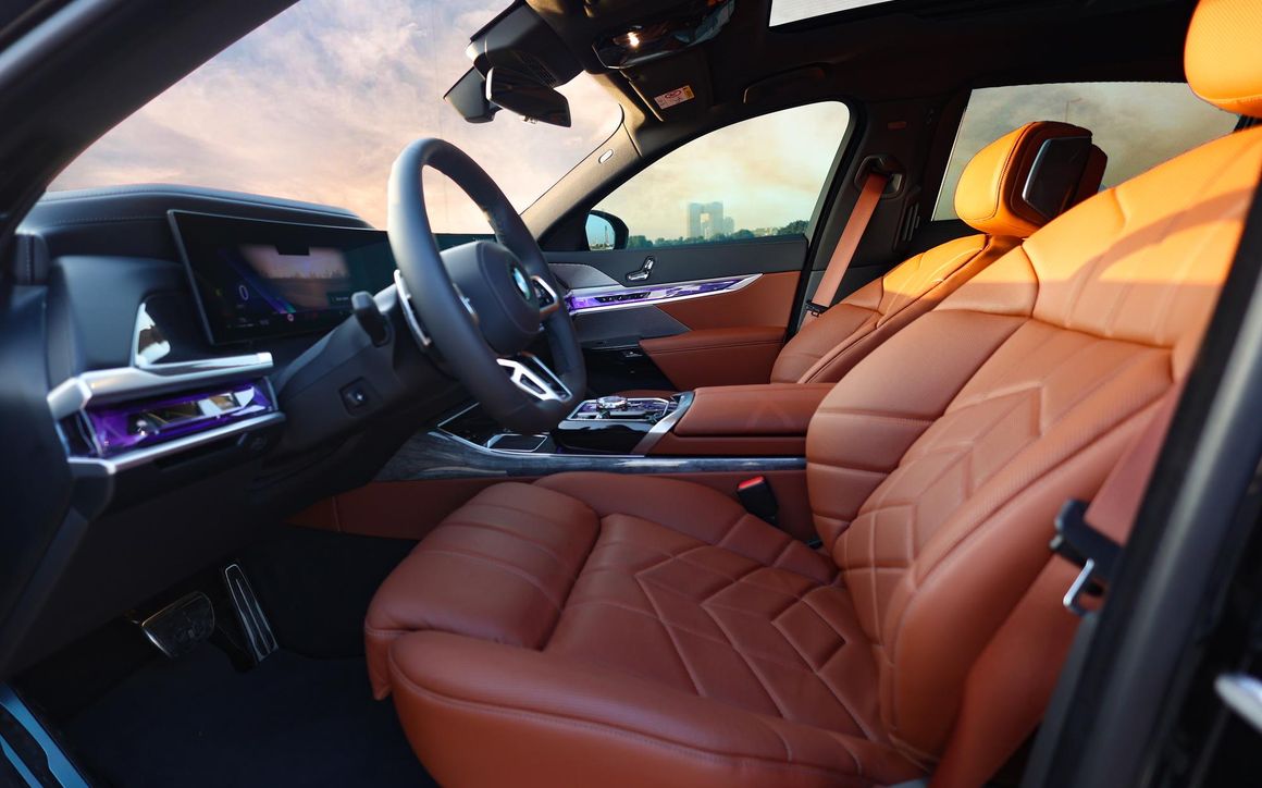 BMW 735i Black - image 13