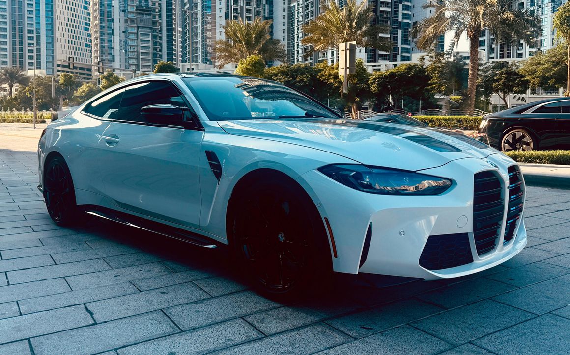 BMW M4 - image 3