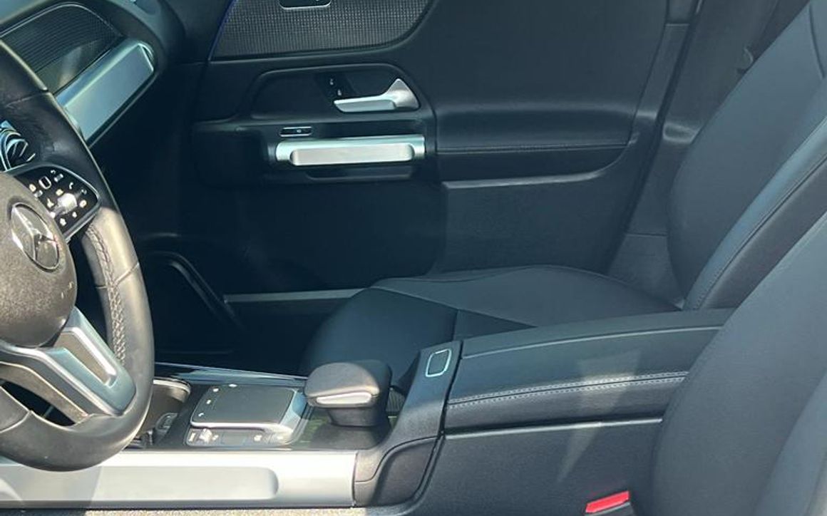 Mercedes GLB250 - image 8