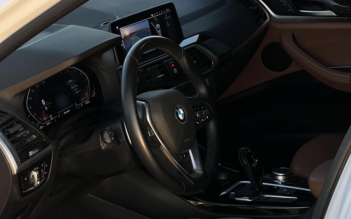BMW X3 - image 8