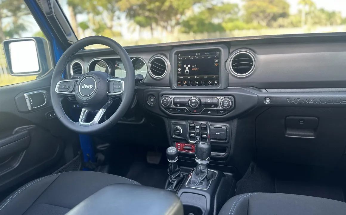 Jeep Wrangler - image 14