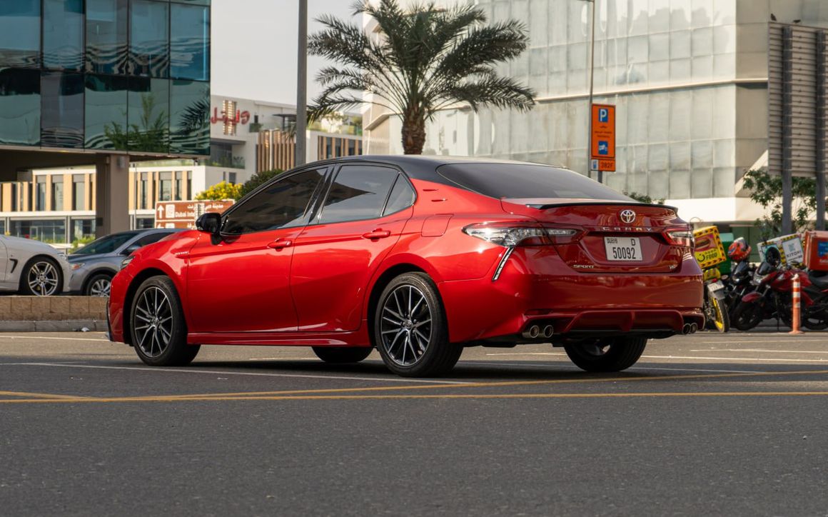 Toyota Camry - image 5