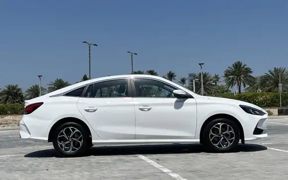 MG GT - image 2