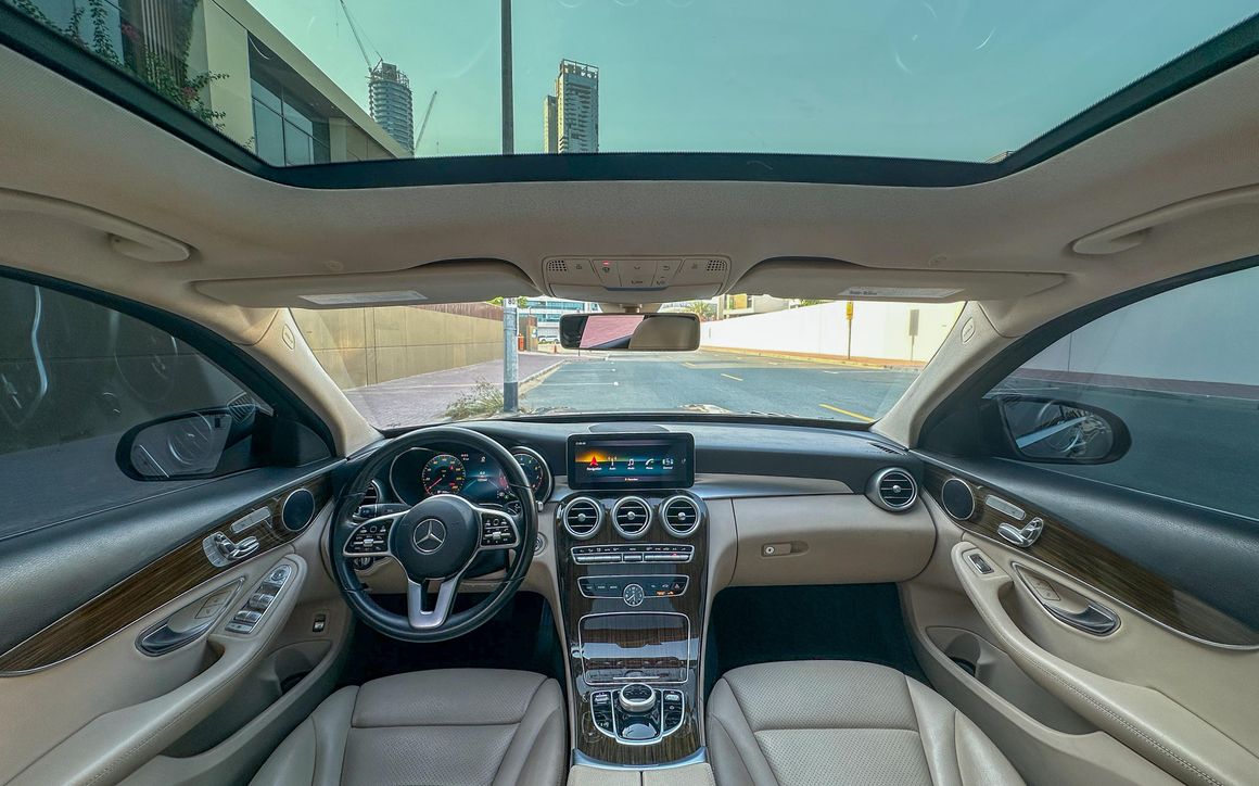 MERCEDES C300 2020 - image 8