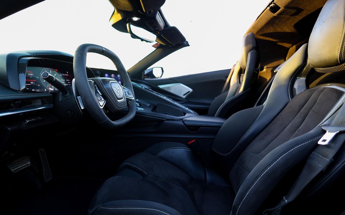 Chevrolet Corvette Convertible Blue - image 10