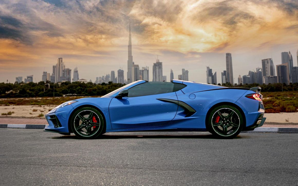 Chevrolet Corvette Convertible Blue - image 2