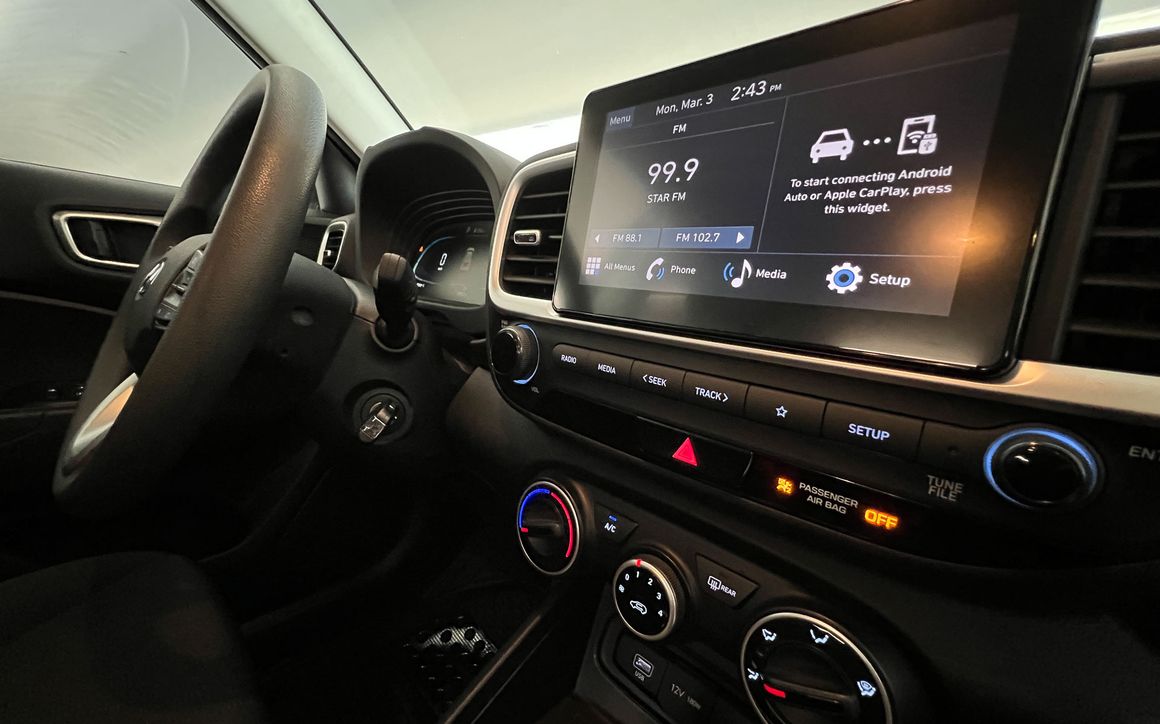 Hyundai Venue - image 13
