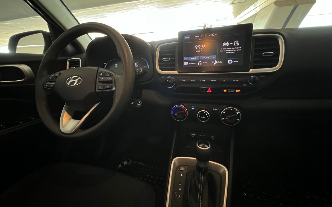 Hyundai Venue - image 12
