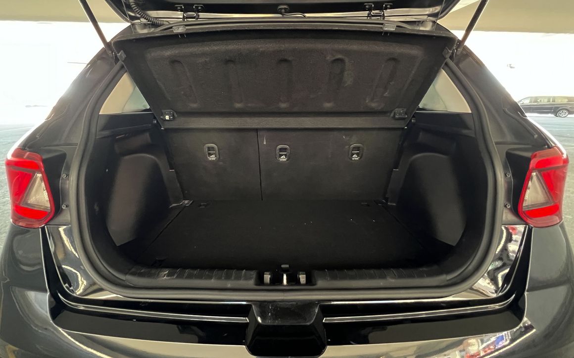 Hyundai Venue - image 8