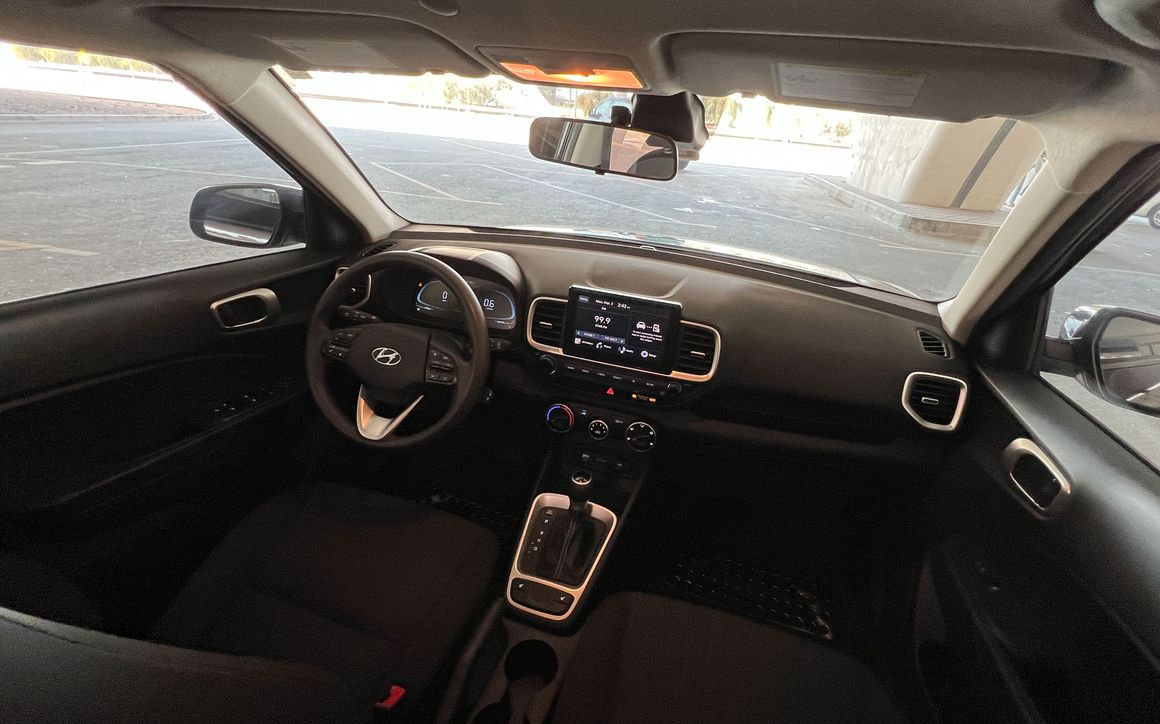 Hyundai Venue - image 11