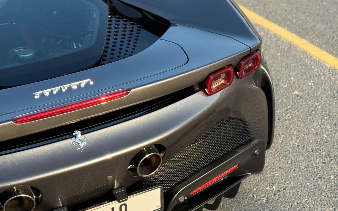FERRARI SF90 STRADALE - image 10