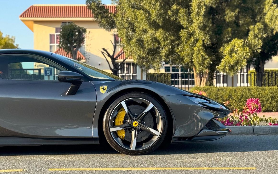 FERRARI SF90 STRADALE - image 5