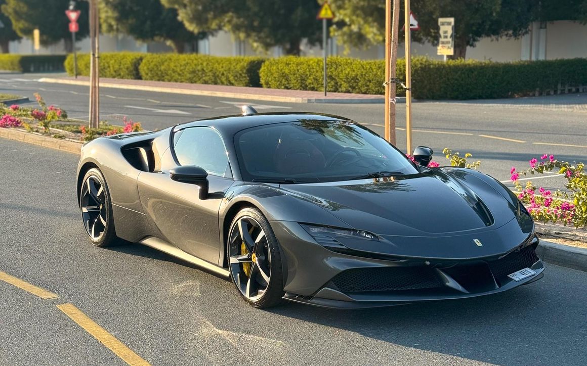 FERRARI SF90 STRADALE - image 1