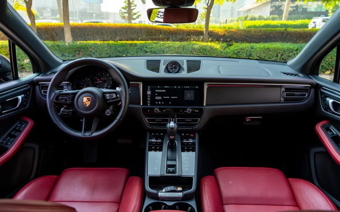 Porsche Macan T - image 12