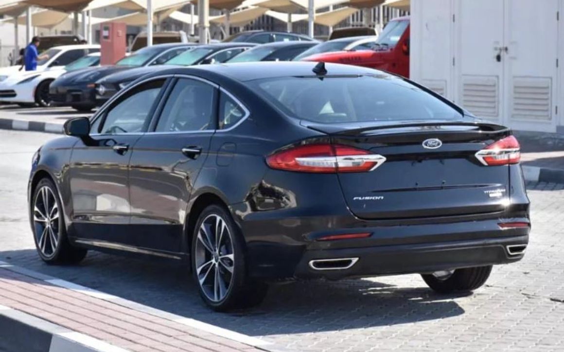 FORD FUSION - image 2