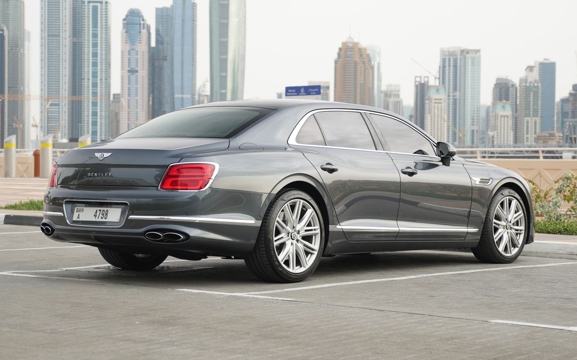 BENTLEY FLYING SPUR - image 4
