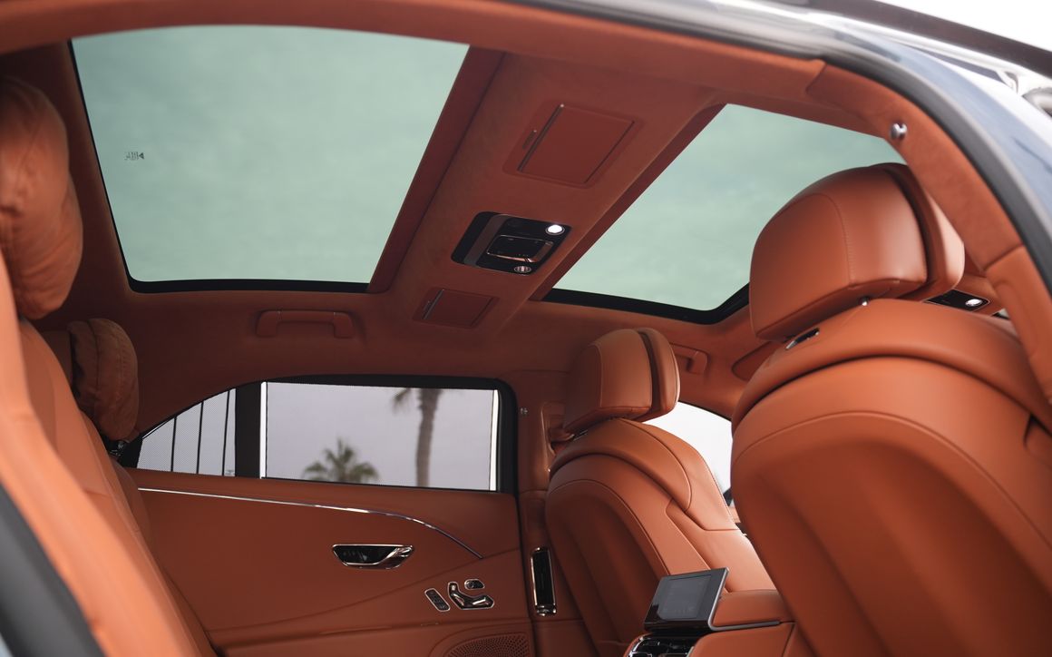 BENTLEY FLYING SPUR - image 11